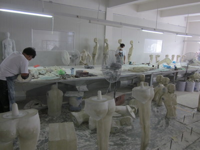 金華歐亞工藝制品 專業(yè)服裝模特與展示道具制造商