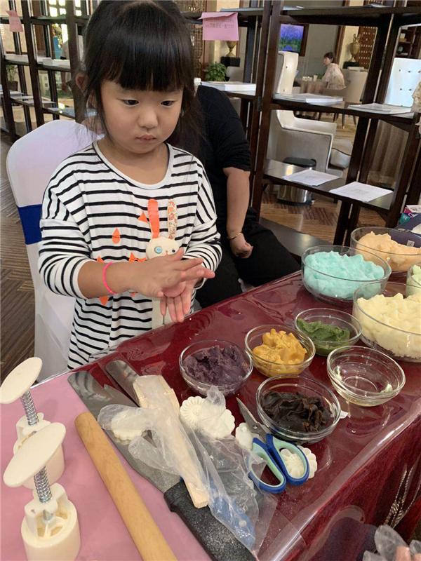 情系中秋，樂享團圓——君河灣社區冰皮月餅制作活動圓滿落幕